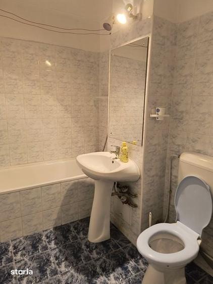 Apartament cu 2 camere semidecomandat în Enachiță Văcărescu