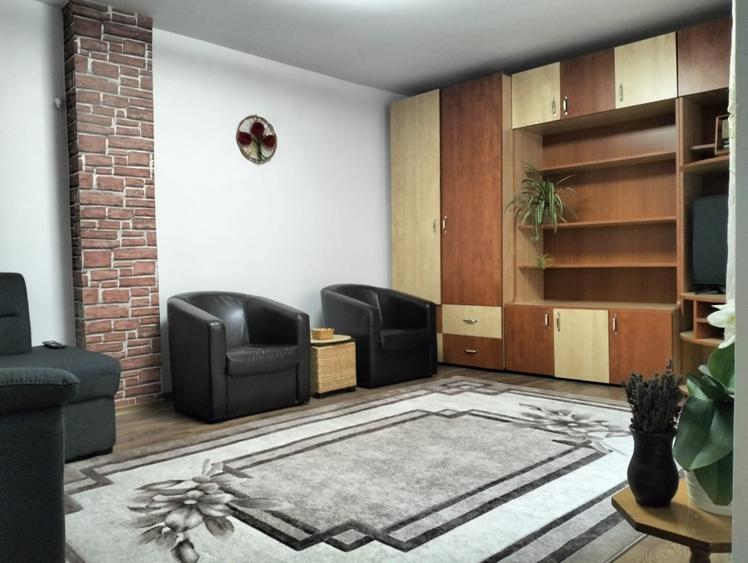 Casă individuală cu 3 camere cu Teren 100 Mp în Andronache