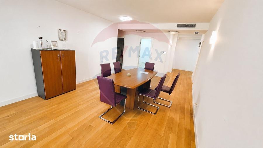 Apartament cu 4 camere decomandat în Centrul Civic