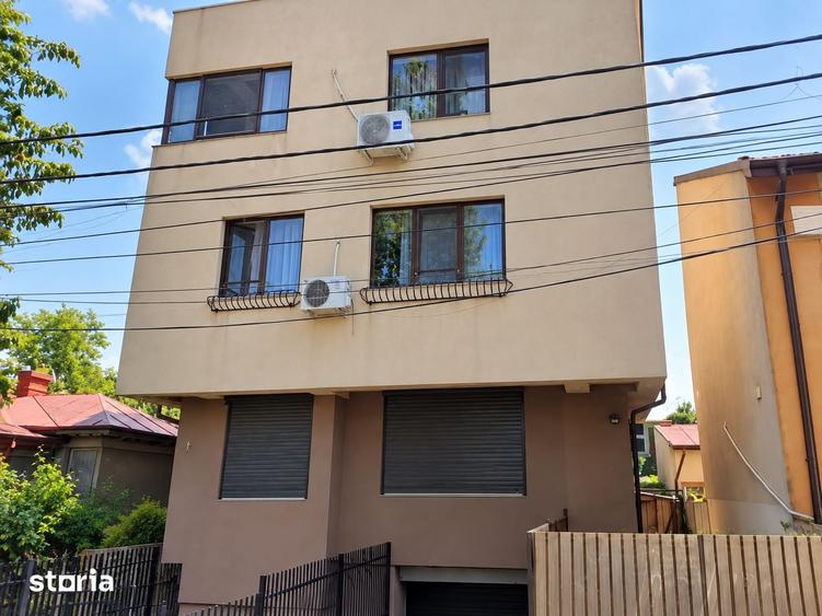 Apartament cu 2 camere decomandat în Pajura