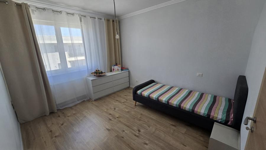 Apartament cu 3 camere decomandat, mobilat în Drumul Taberei
