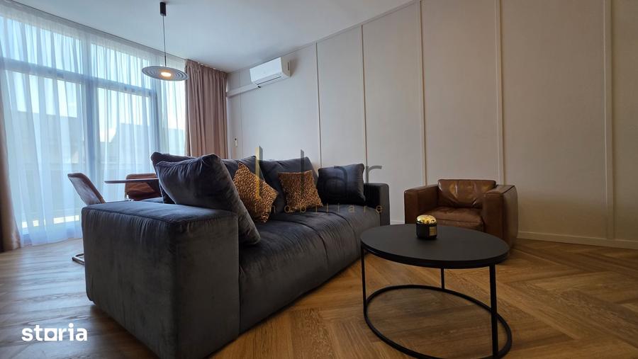 Apartament cu 3 camere semidecomandat, mobilat în Sopor