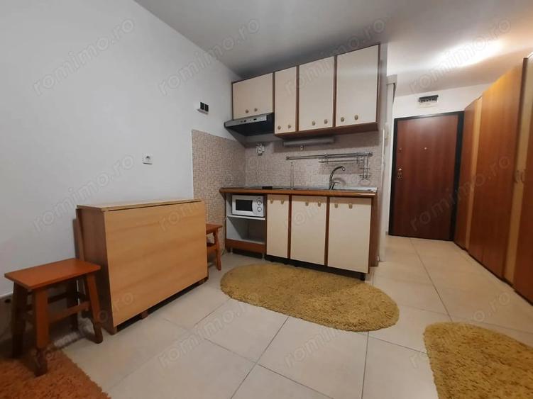 Garsonieră decomandată în Vitan
