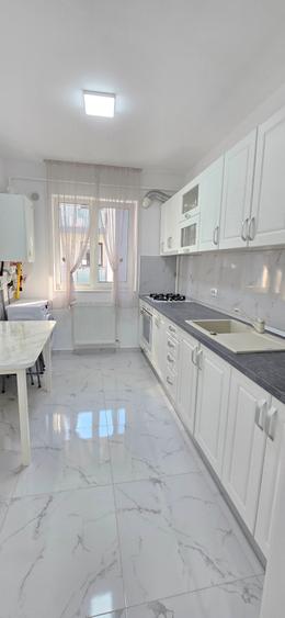 Garsonieră decomandată în Valea Adâncă