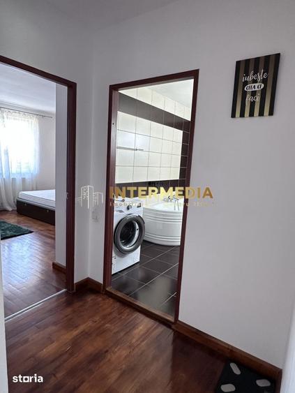 Apartament cu 3 camere decomandat, mobilat în Cetate