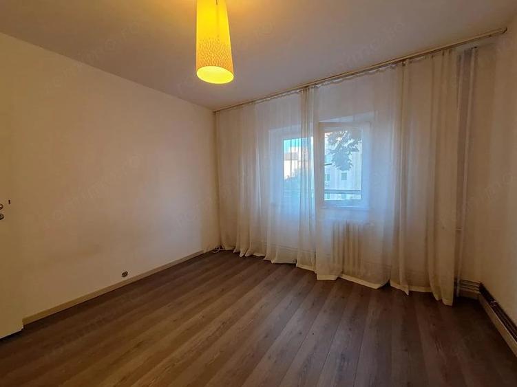 Apartament cu 3 camere decomandat în Dorobanților