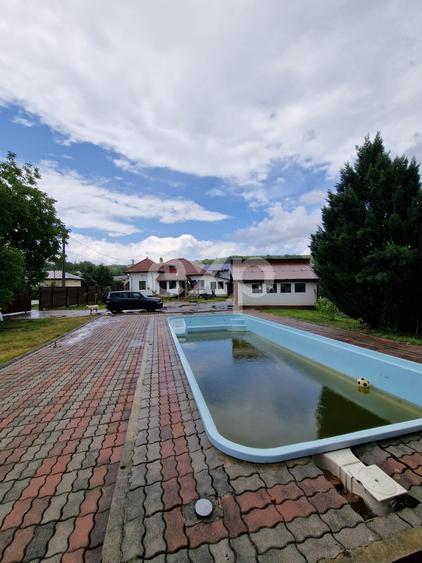 Casă individuală cu 4 camere cu Piscina în Răzvad