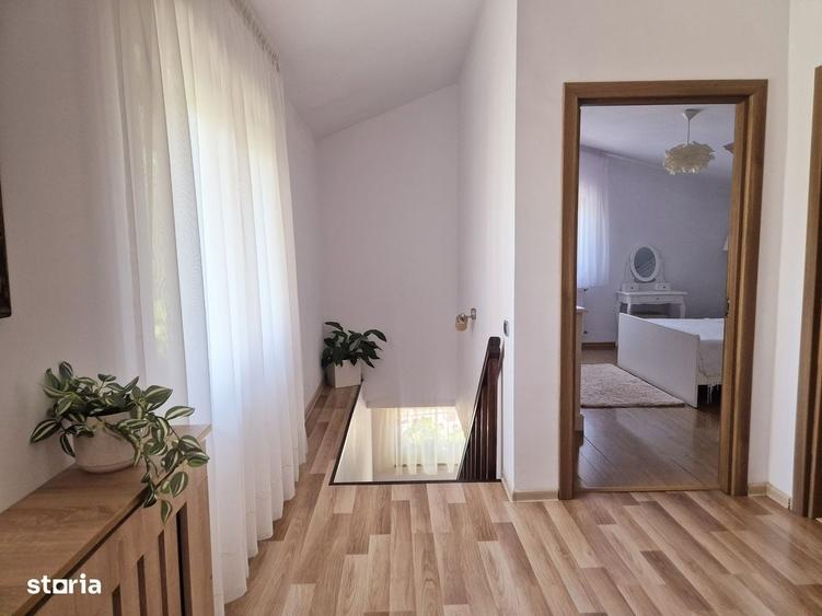 Casă cu 4 camere în Central