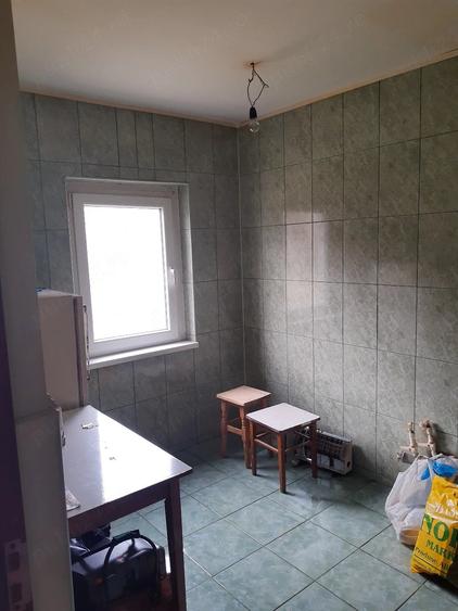 Apartament cu 2 camere decomandat în Petros