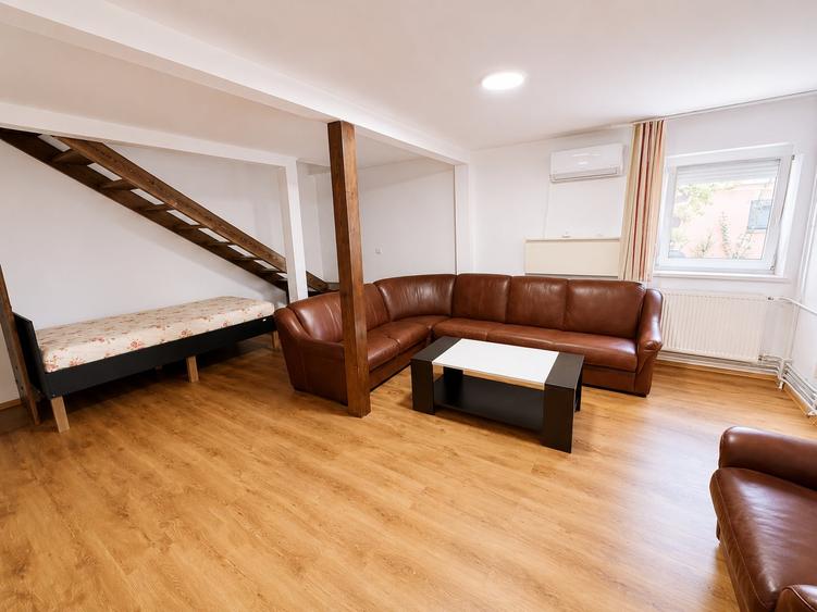 Apartament cu 3 camere decomandat, mobilat în Torontalului