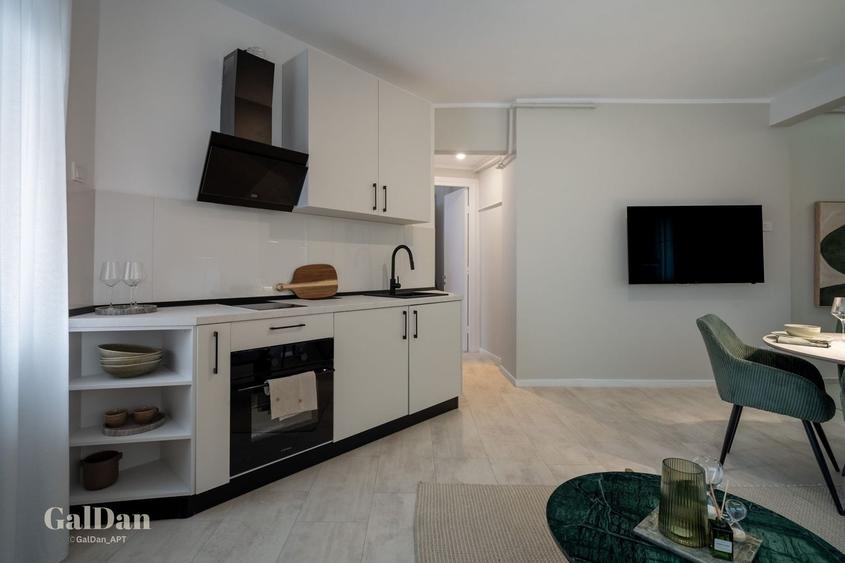 Apartament cu 3 camere, mobilat în P-ța Romană