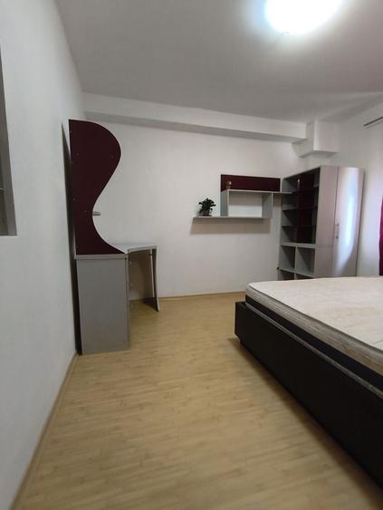 Apartament cu 2 camere decomandat în Mircea cel Bătrân