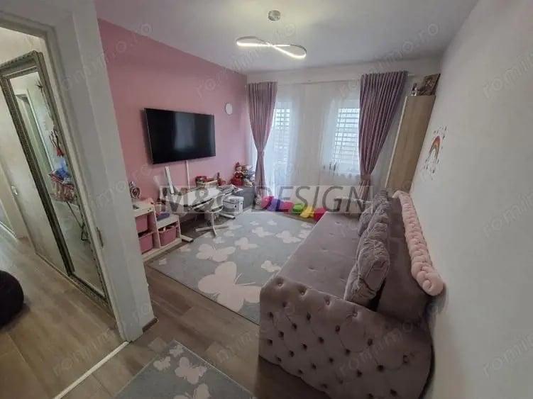 Apartament cu 3 camere decomandat în Giarmata