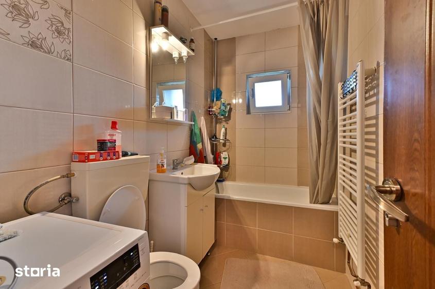 Apartament cu 3 camere semidecomandat în Soarelui
