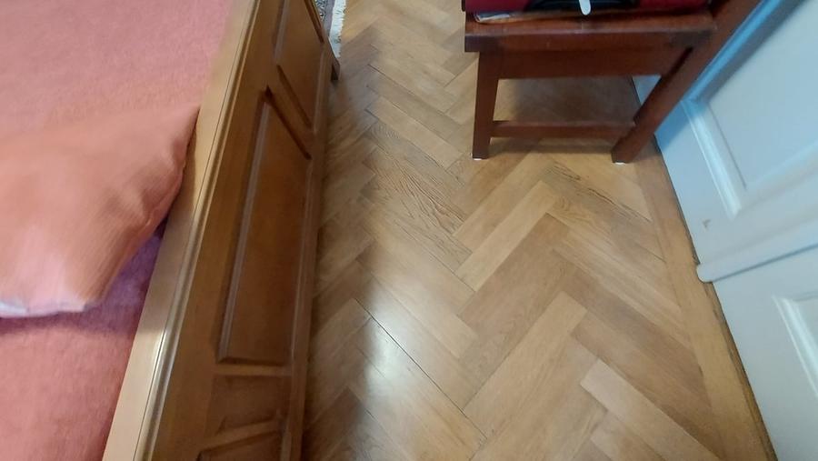 Apartament cu 5 camere decomandat în Națiunile Unite