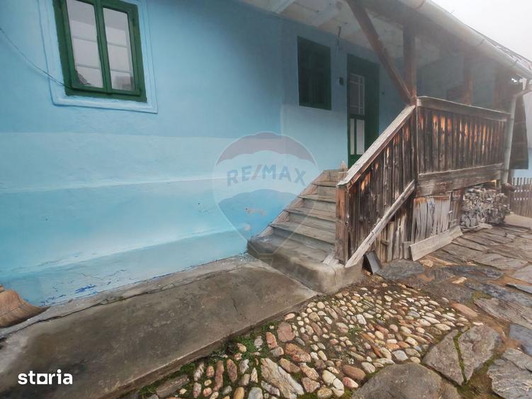 Casă cu 3 camere cu Teren 767 Mp în Poiana Sibiului