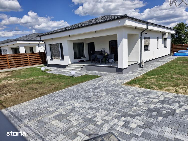 Casa parter 4 camere, Stefanesti comision 0% - 10