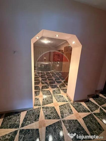 Casă cu 4 camere cu Teren 7700 Mp în Breb