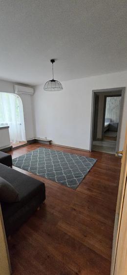 Apartament cu 2 camere semidecomandat în Take Ionescu