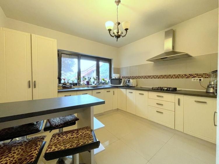 Duplex cu 4 camere cu Canalizare în Dumbrăvița