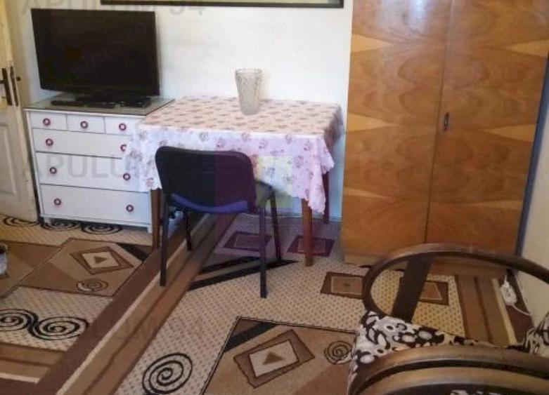 Apartament cu 6 camere decomandat în Plevnei