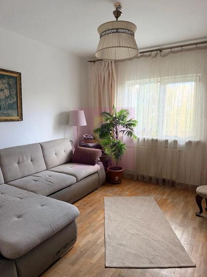 Apartament cu 3 camere decomandat în Nerva Traian