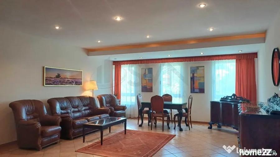 Apartament cu 4 camere decomandat în Universitate