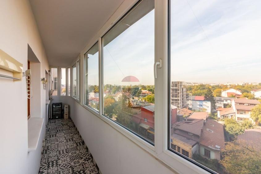 Apartament cu 3 camere semidecomandat, mobilat în Drumul Sării