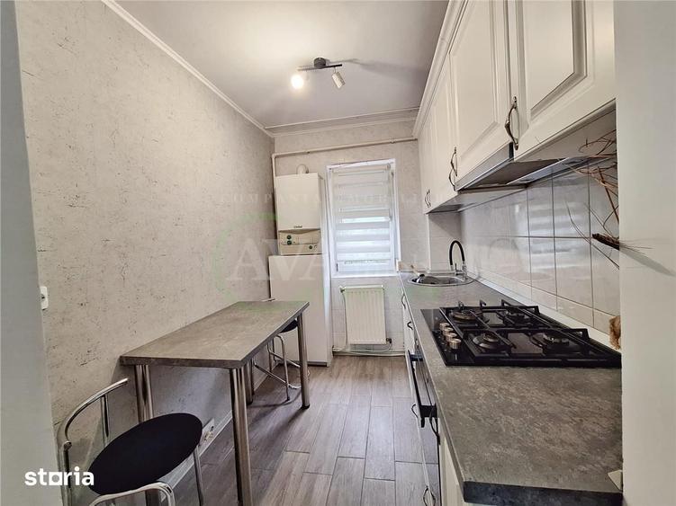 Apartament cu 3 camere semidecomandat în Republicii