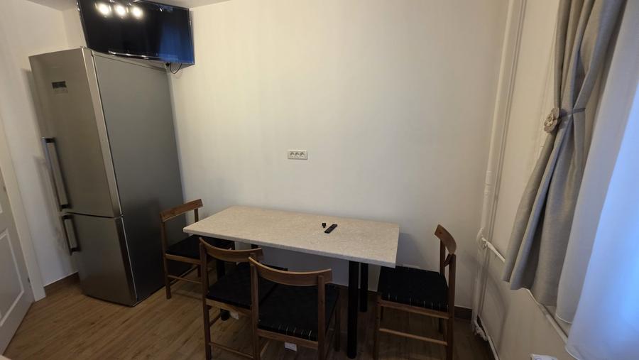 Apartament cu 3 camere decomandat în Militari
