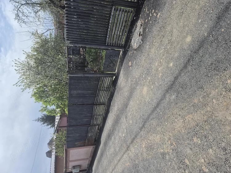 Casă cu Teren 372 Mp în Romanești