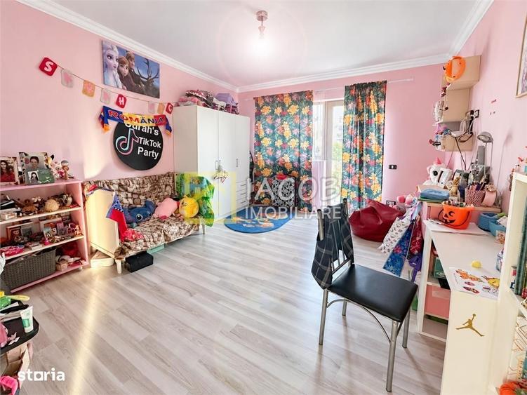 Casă cu 4 camere în Letea Veche