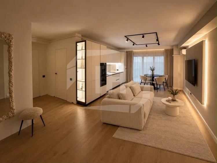 Apartament cu 2 camere semidecomandat, mobilat în Central