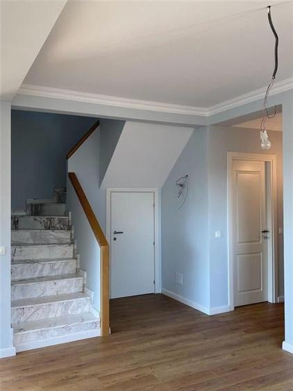 Duplex cu 5 camere cu Canalizare în Odăi