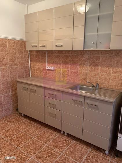 Apartament cu 3 camere decomandat în Colentina