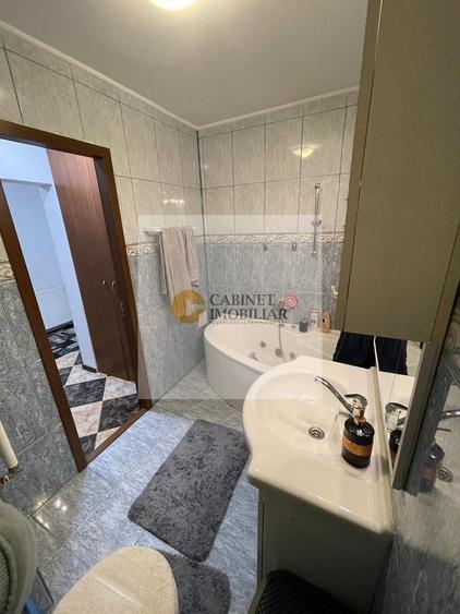 Apartament cu 2 camere decomandat în Politehnica