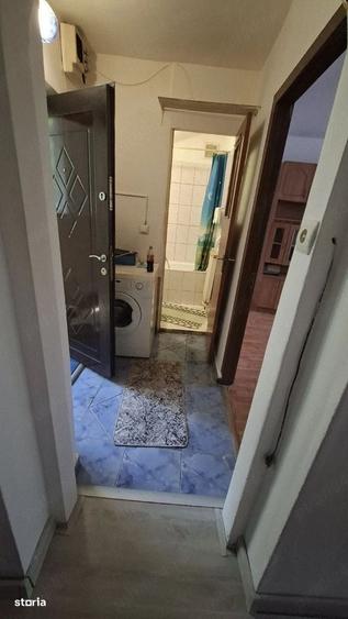 Garsonieră decomandată în Noua