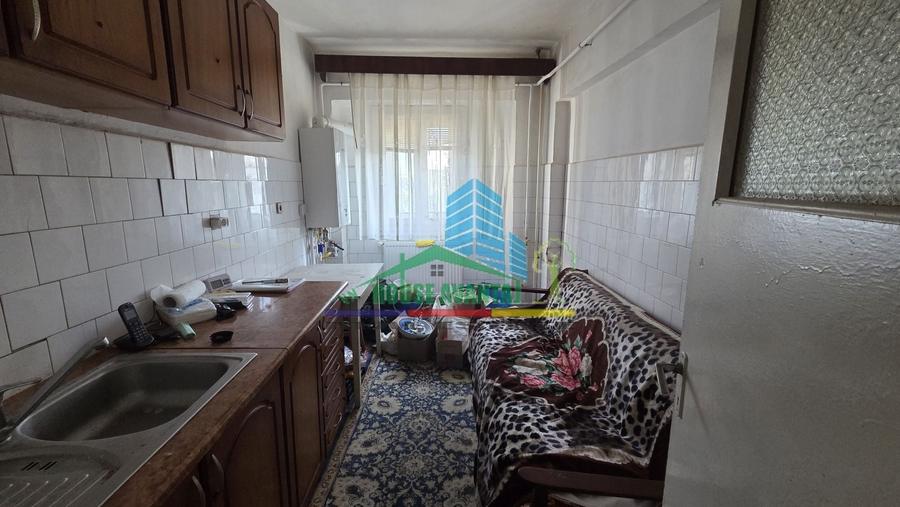 Apartament cu 3 camere decomandat, mobilat în Ultracentral