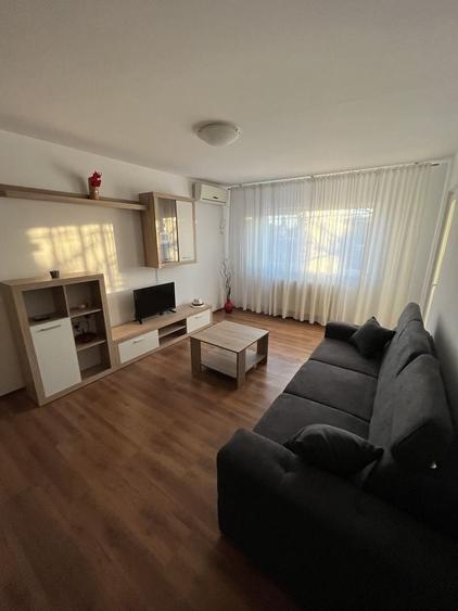 Apartament cu 2 camere decomandat în Olteniței