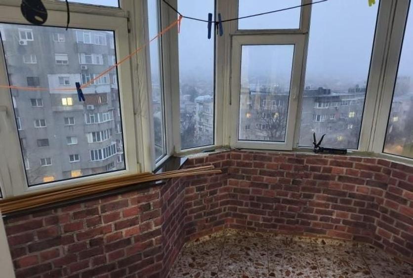 Apartament cu 3 camere decomandat, mobilat în Trocadero