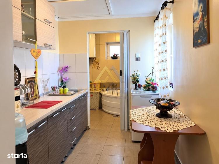 Casă cu 3 camere cu Teren 2700 Mp în Băsești
