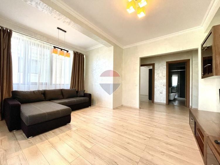 Apartament cu 2 camere decomandat, mobilat în Central