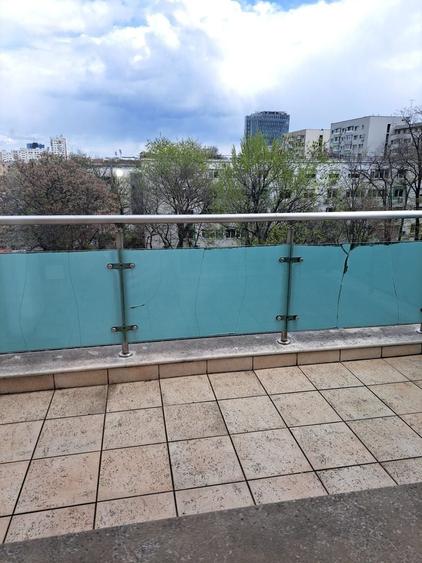 Apartament cu 2 camere semidecomandat în Capitale
