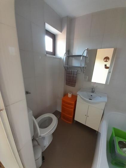 Casă cu 4 camere cu Teren 420 Mp în Central