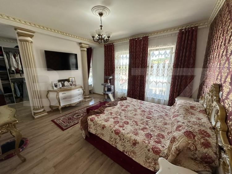 Casă individuală cu 9 camere cu Piscina în Sud