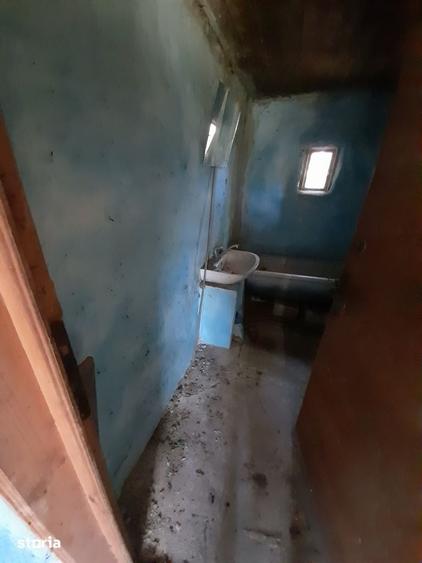 Casă cu 2 camere cu Teren 2742 Mp în Căldăraru