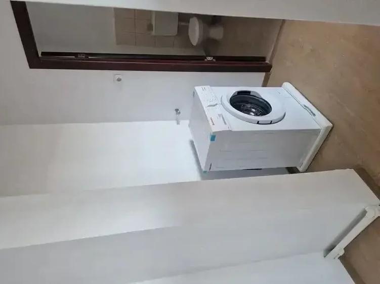 Apartament cu 3 camere semidecomandat în Exterior Vest
