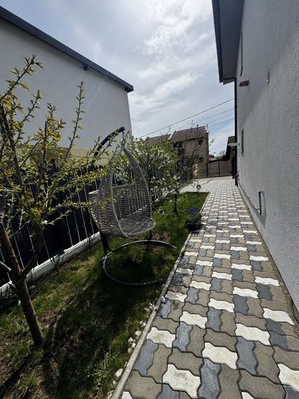 Casă individuală cu 4 camere cu Canalizare în Micești