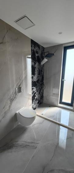 Casă individuală cu 7 camere cu Canalizare în Tunari