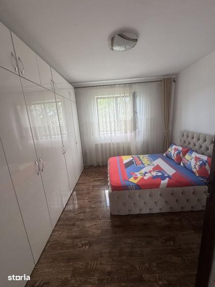 Casă cu 5 camere cu Teren 2000 Mp în Vernești
